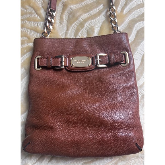 Sale!! Michael Kors Tan Crossbody for Women Elegance and Style in One Accessory - Picture 3 of 10